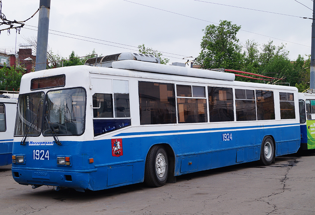 Москва, БТЗ-52761Р № 1924