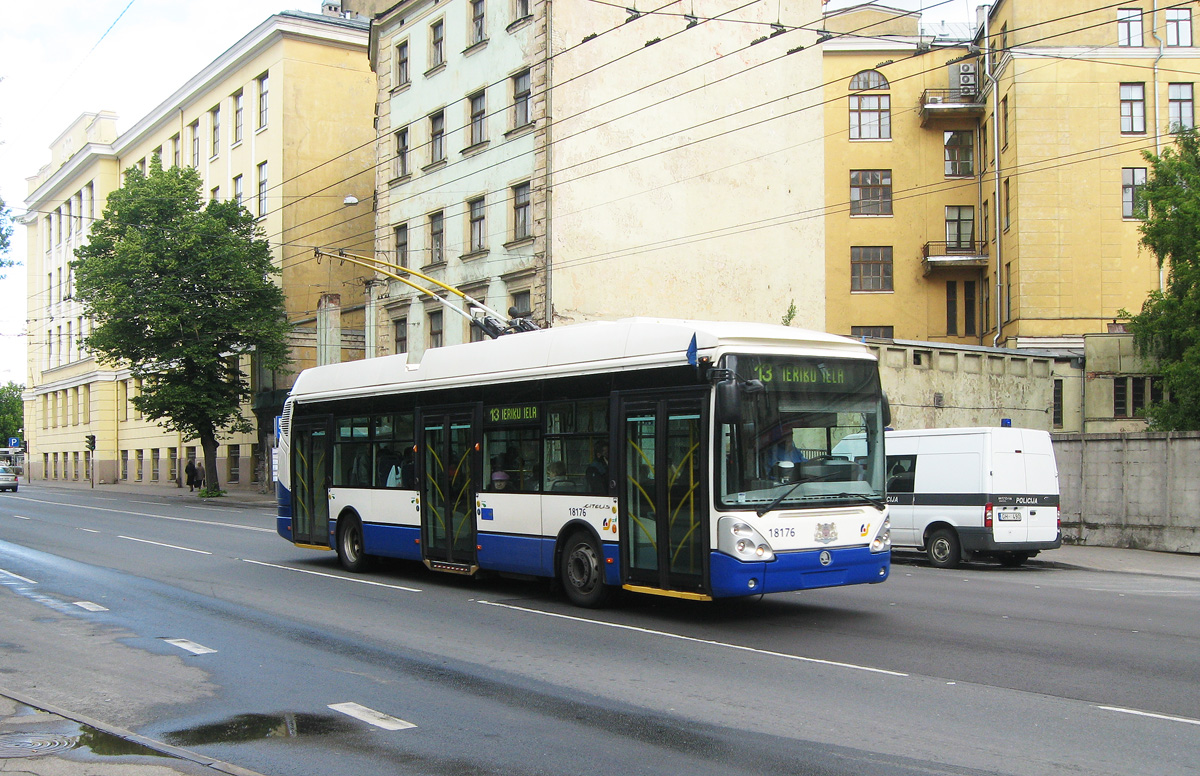Рига, Škoda 24Tr Irisbus Citelis № 18176