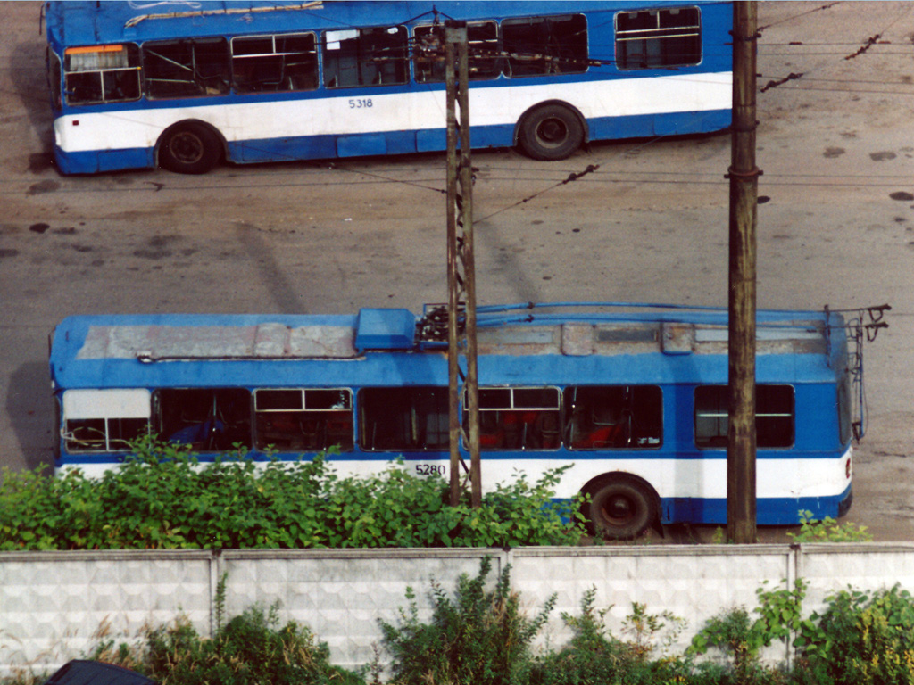 Saint-Petersburg, ZiU-682G [G00] Br. 5318; Saint-Petersburg, ZiU-682V-012 [V0A] Br. 5280