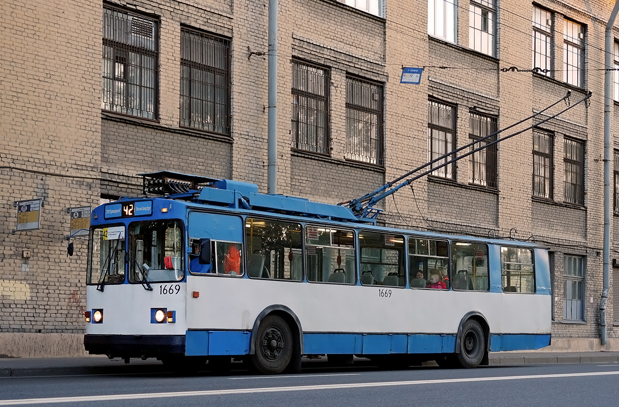 Saint-Petersburg, ZiU-682V [V00] č. 1669