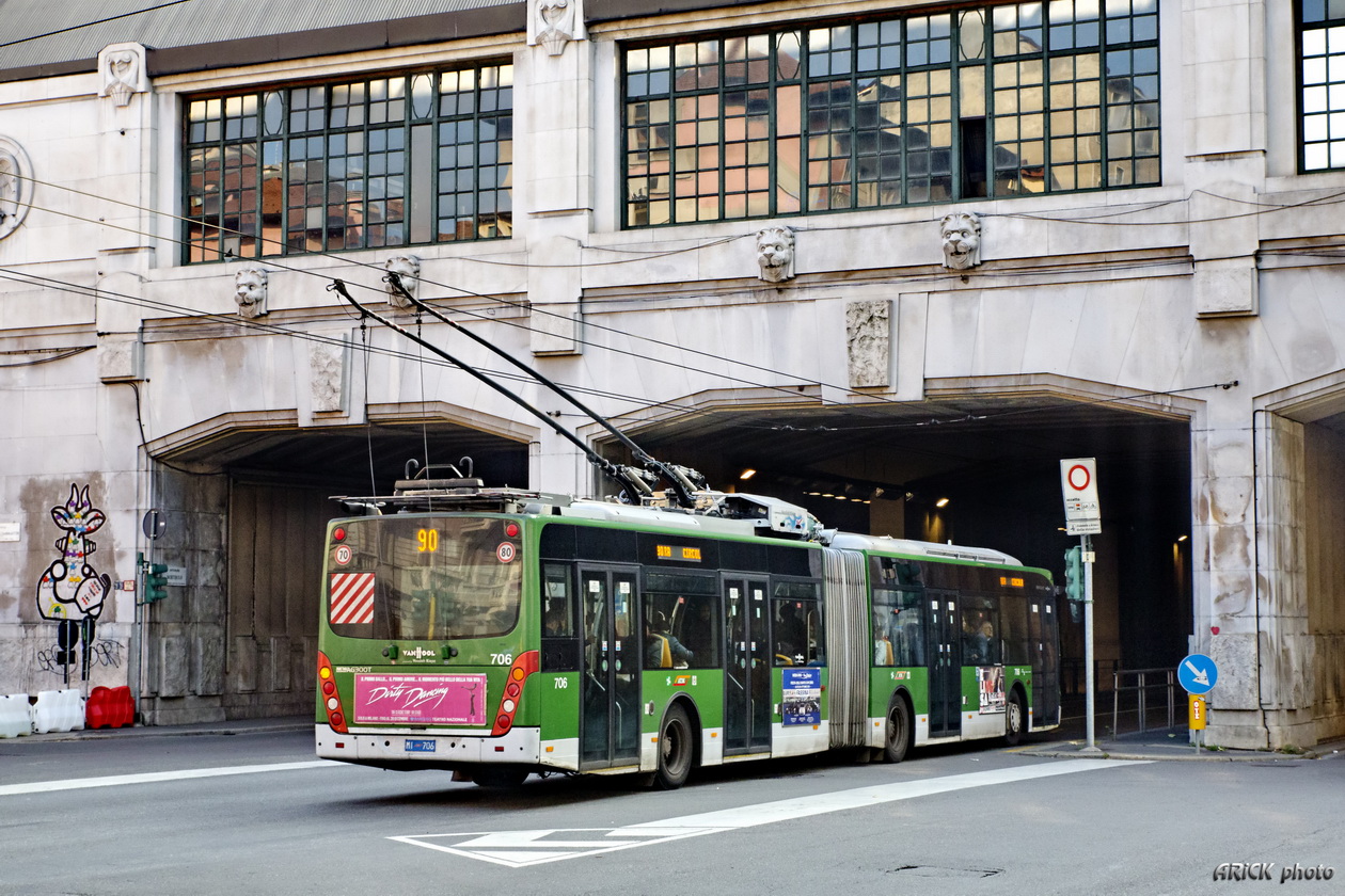 Милан, Van Hool AG 300T № 706