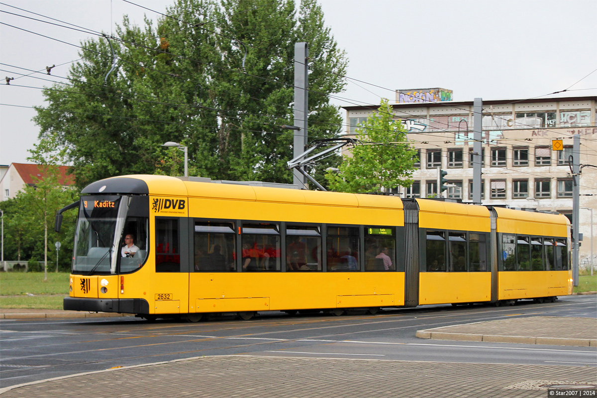 Dresden, Bombardier NGT D8 DD 	 Nr. 2632