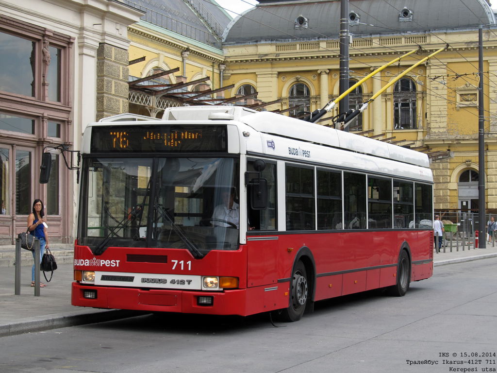 Budapesta, Ikarus 412.81 Nr. 711 Budapesta, Ikarus 412.81 Nr. 711
