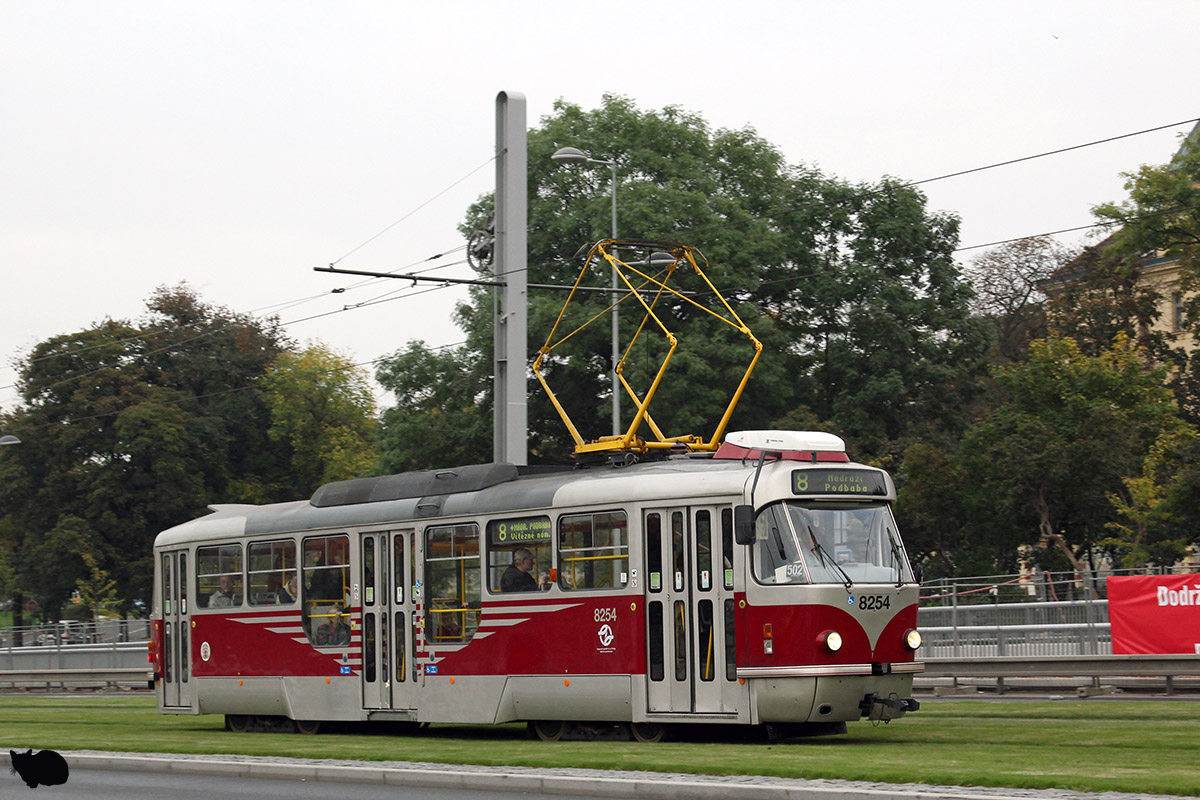 Прага, Tatra T3R.PLF № 8254