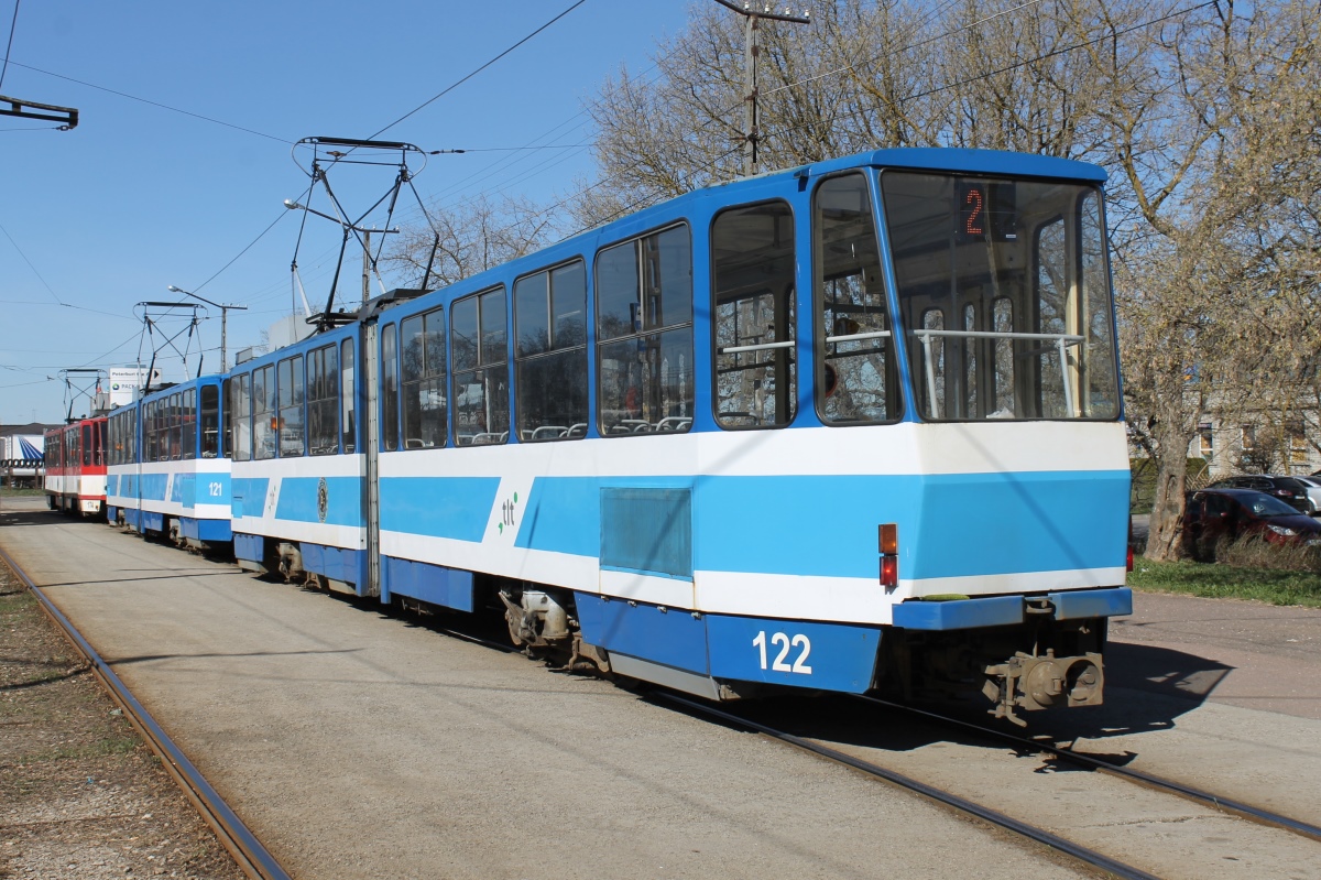 Таллин, Tatra KT4SU № 122; Таллин, Tatra KT4SU № 121; Таллин, Tatra KT4D № 174