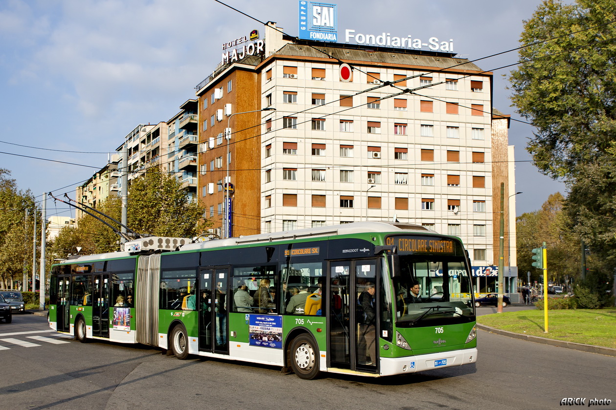 Милан, Van Hool AG 300T № 705