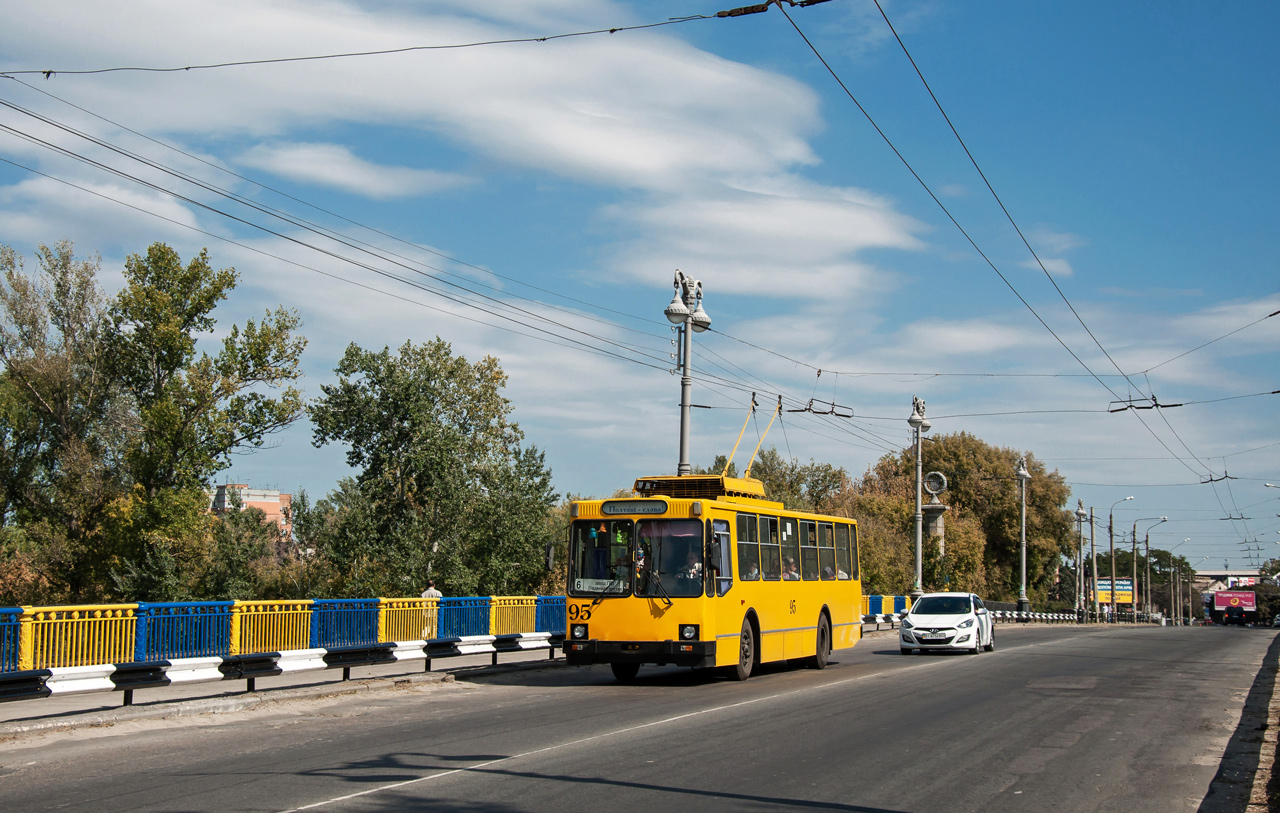 Полтава, ЮМЗ Т2 № 95