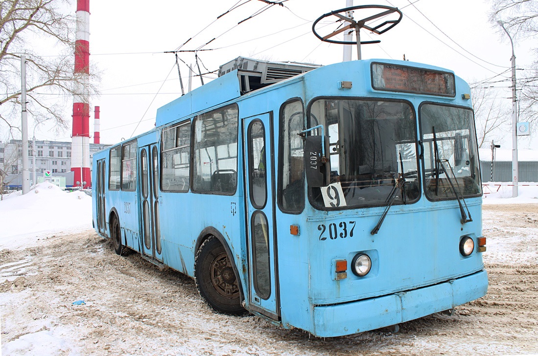 Уфа, БТЗ-5276-01 № 2037