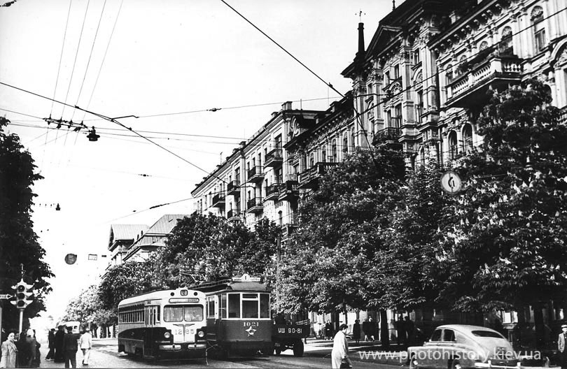Kiev, MTV-82 Nr. 1285; Kiev, Pullman-type car Nr. 1021; Kiev — Historical photos