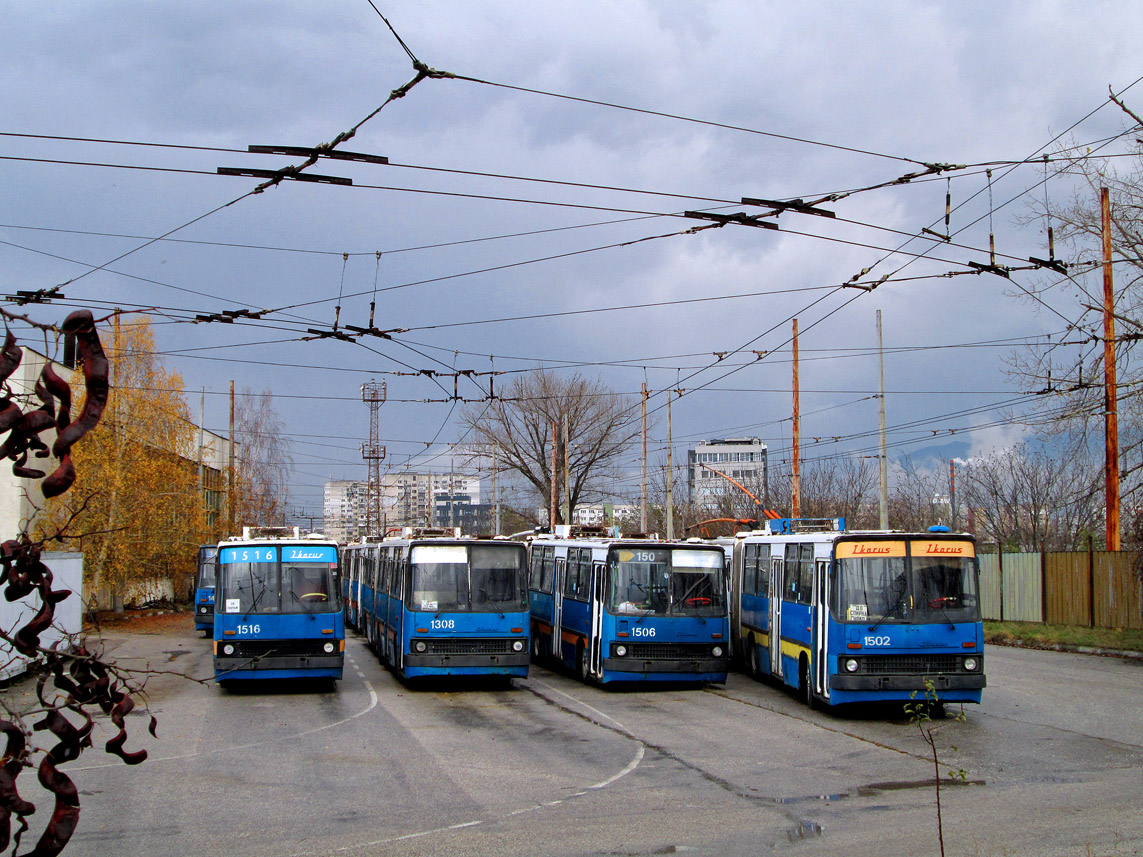 София, Ikarus 280.92 № 1516; София, Ikarus 280.92 № 1308; София — Бракуване на тролейбуси — Ikarus 280.92