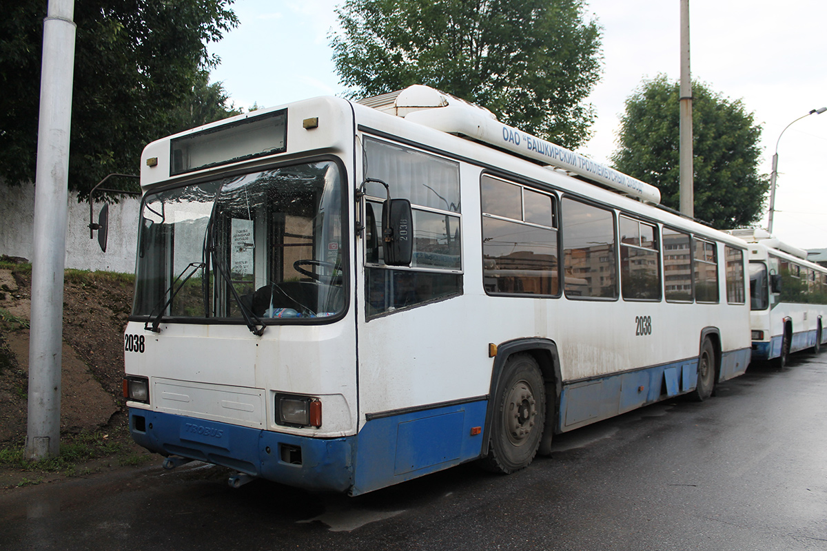 Ufa, BTZ-52761T č. 2038