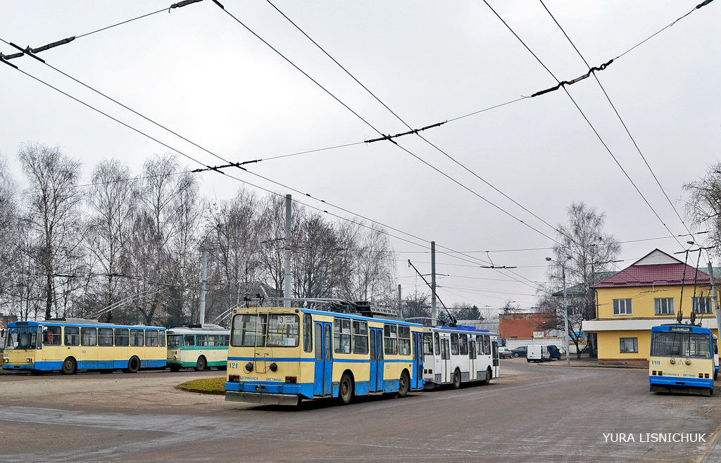 Ровно, ЮМЗ Т2 № 121