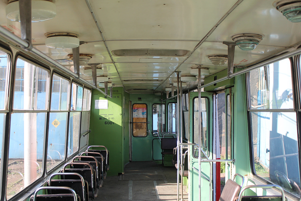 Уфа, 71-132 (ЛМ-93) № 1005; Уфа — Салоны