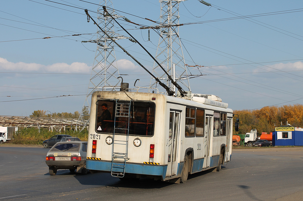 Уфа, БТЗ-52761Т № 2021
