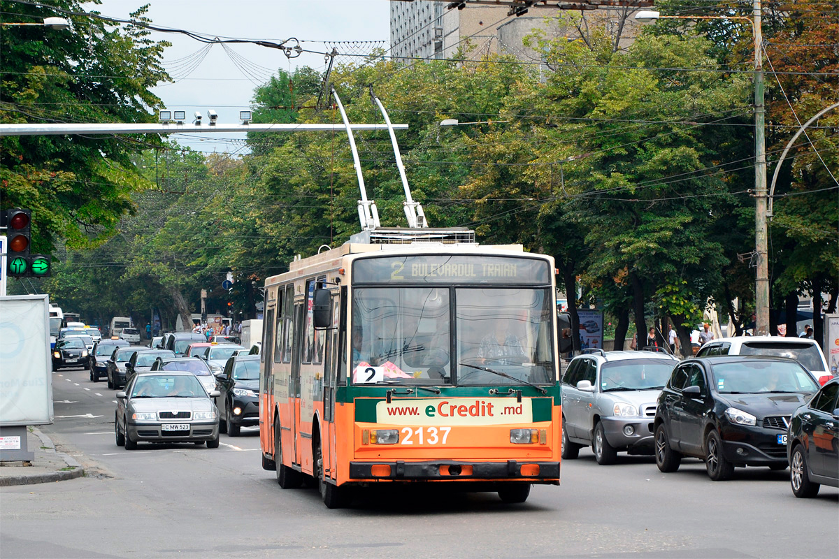 Chisinau, Škoda 14Tr13/6M N°. 2137