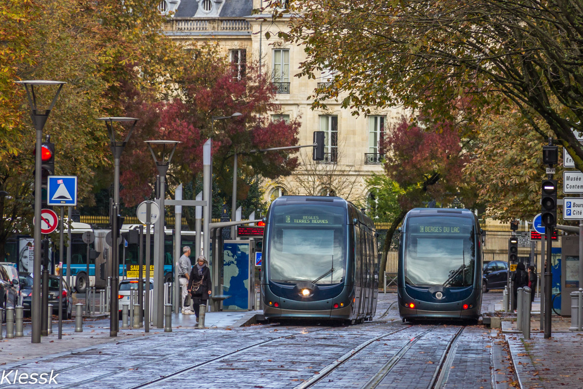 Bordeaux, Alstom Citadis 302 № 2241; Bordeaux, Alstom Citadis 302 № 2245