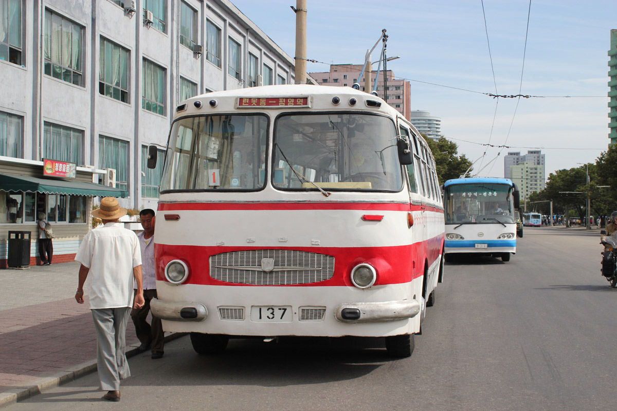 Pyongyang, Chollima 72 # 137; Pyongyang, Chollima 091 # 131; Pyongyang — Fan Trip with Chollima 72 #137