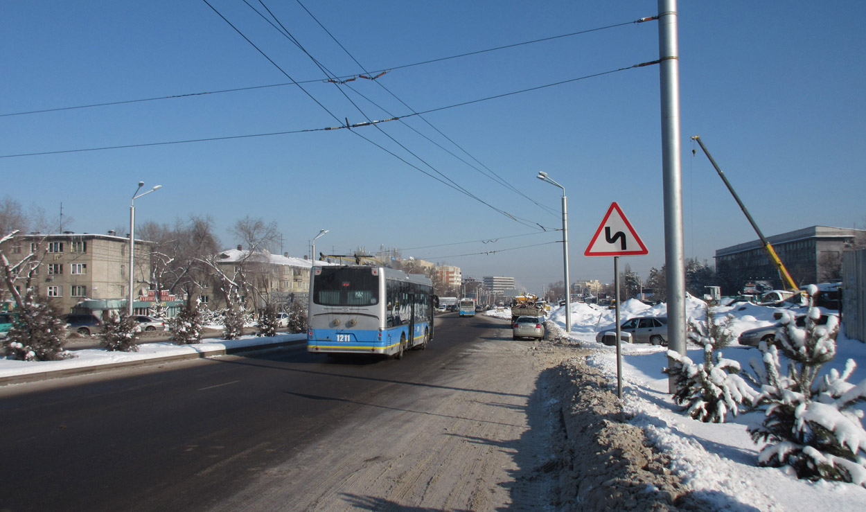 Алматы, YoungMan JNP6120GDZ (Neoplan Kazakhstan) № 1211