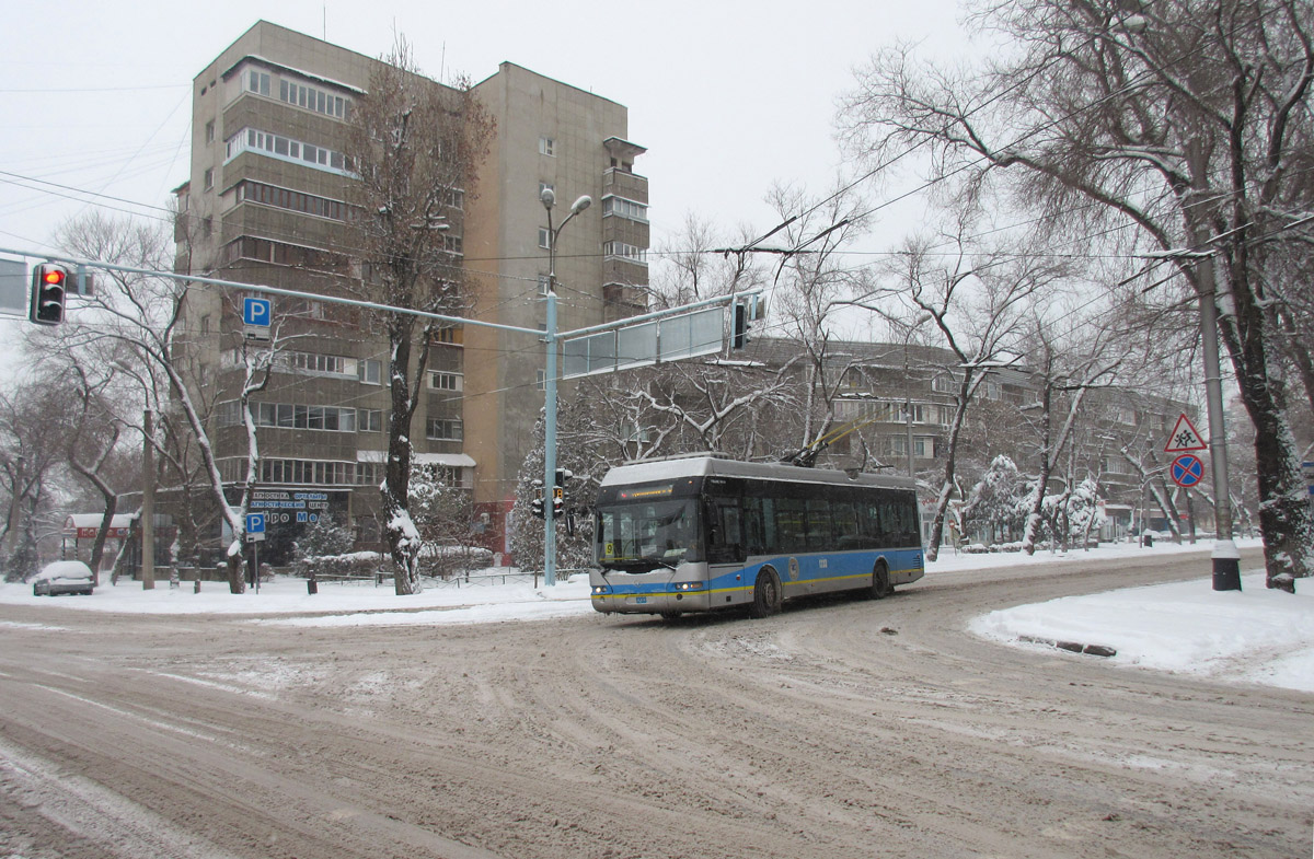 Алматы, YoungMan JNP6120GDZ (Neoplan Kazakhstan) № 1233