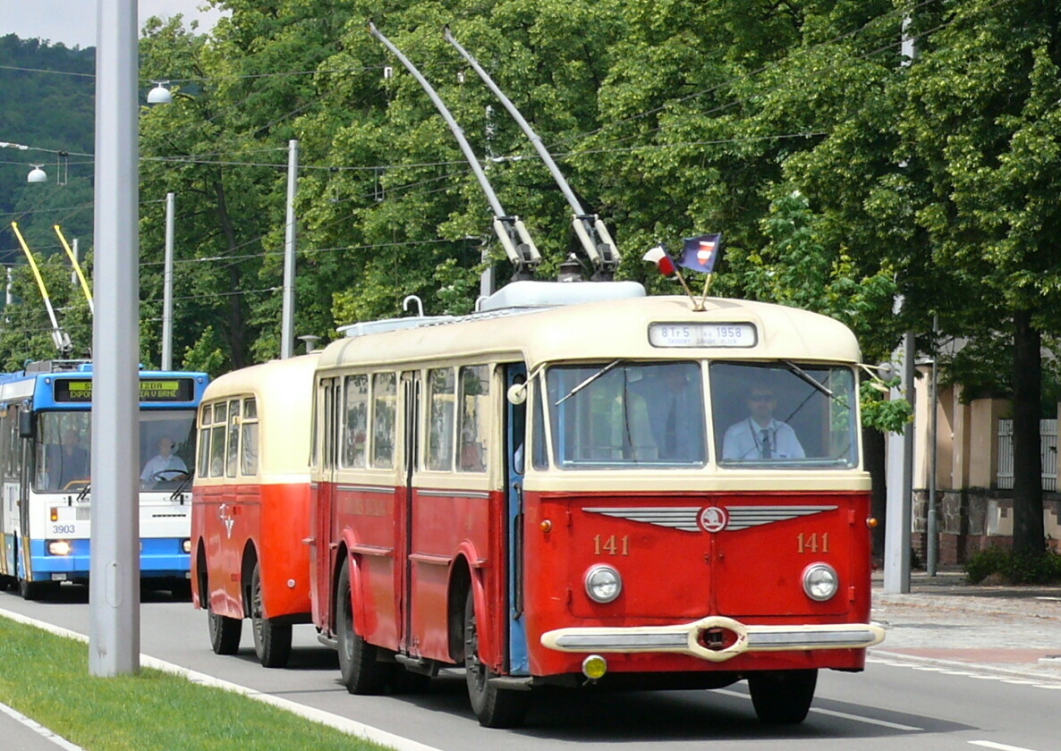 Брно, Škoda 8Tr5 № 141
