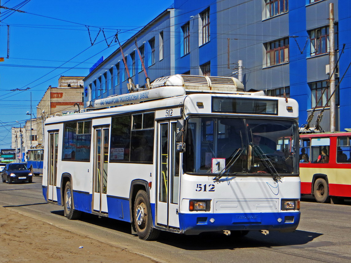 Киров, БТЗ-52764Р № 512