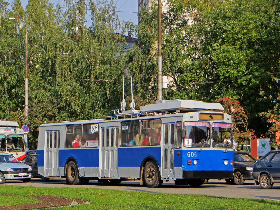Киров, ЗиУ-682 КР Иваново № 605