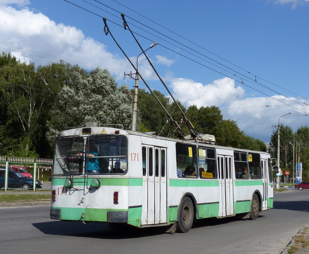 Hmelnyickij, ZiU-682V — 171