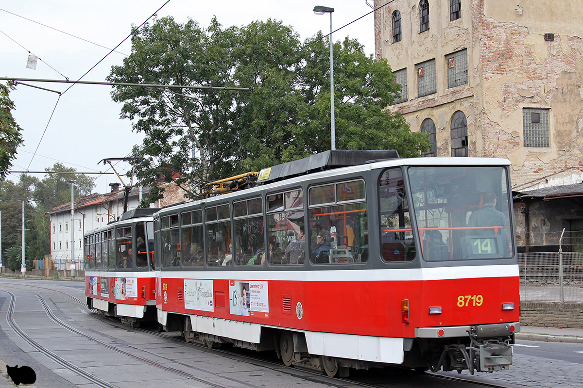 Прага, Tatra T6A5 № 8719