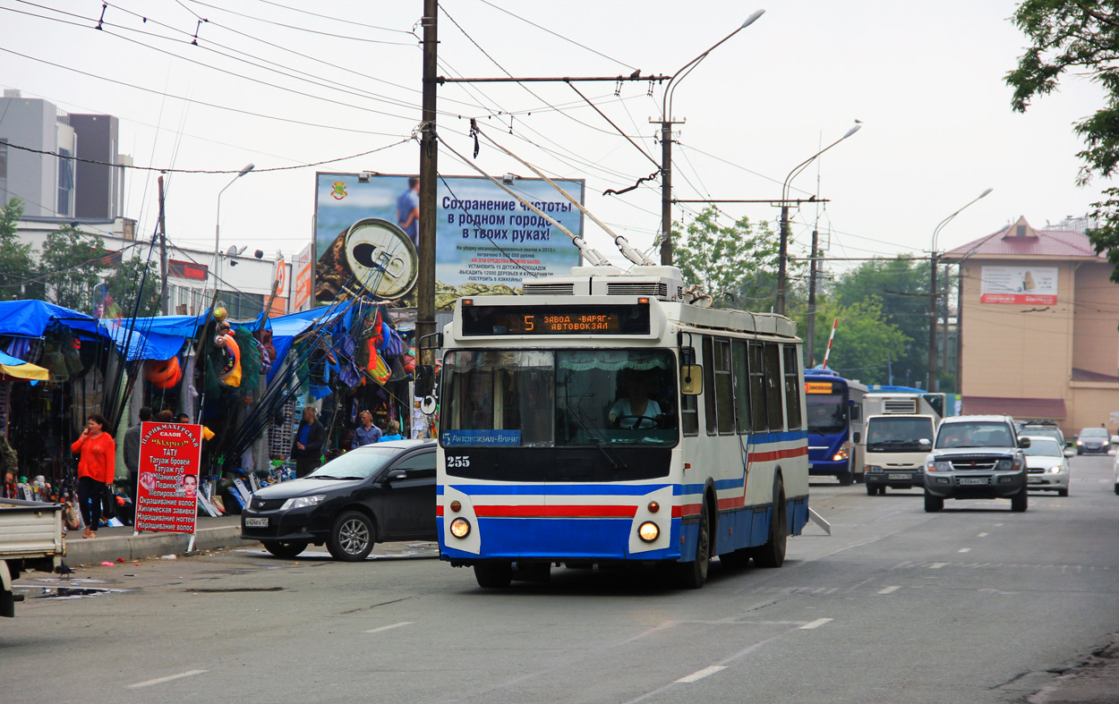 Владивосток, ЗиУ-682Г-016.02 № 255