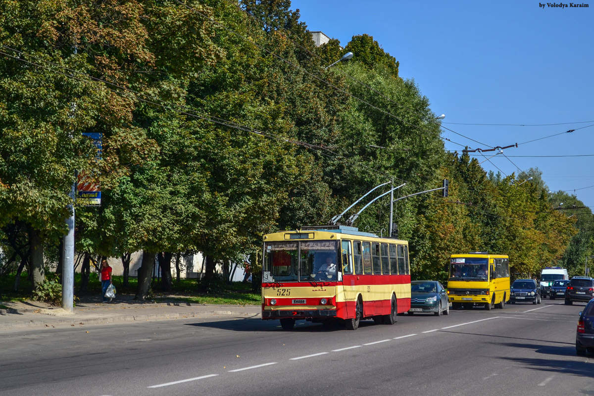 Львов, Škoda 14Tr02/6 № 525