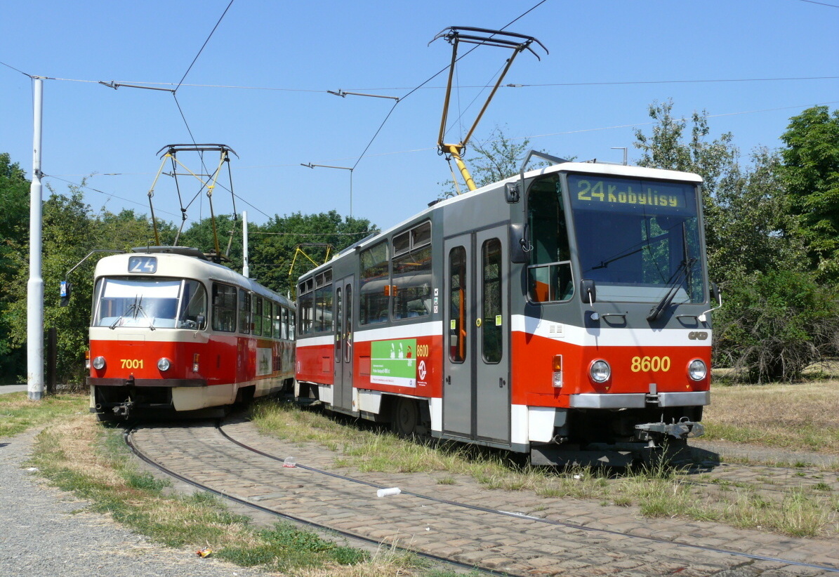 Прага, Tatra T6A5.3 № 8600; Прага, Tatra T3SU № 7001