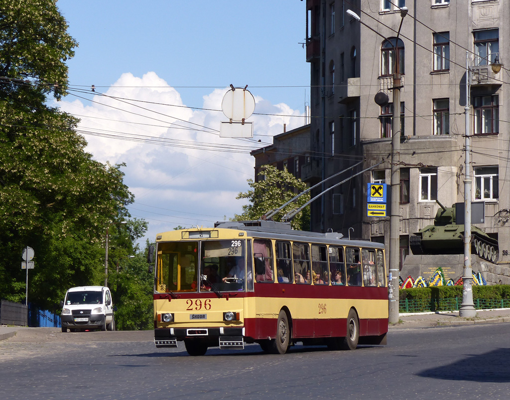 Черновцы, Škoda 14Tr89/6 № 296