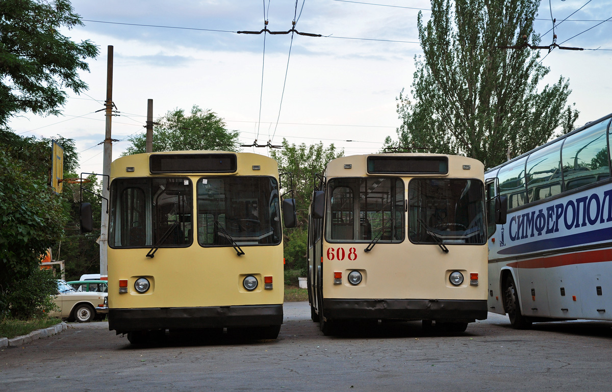 Кривой Рог, ЗиУ-682Г [Г00] № 624; Кривой Рог, ЗиУ-682Г [Г00] № 608