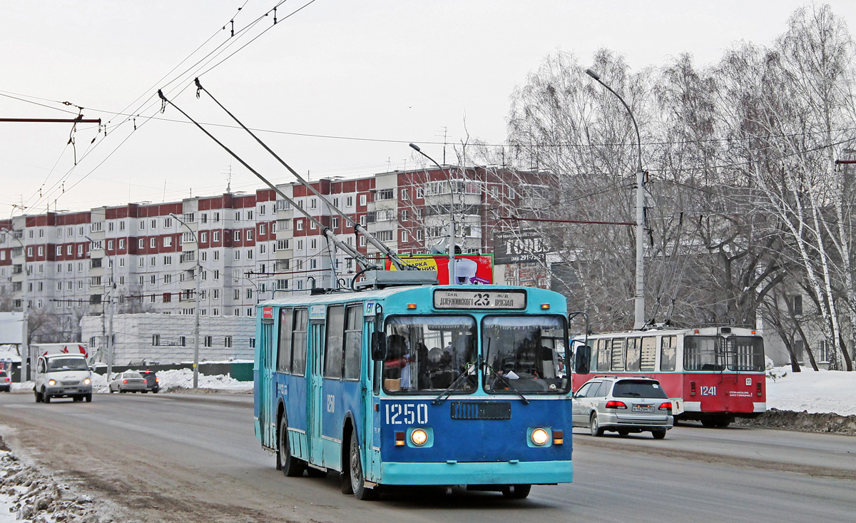 Новосибирск, ЗиУ-682Г [Г00] № 1250