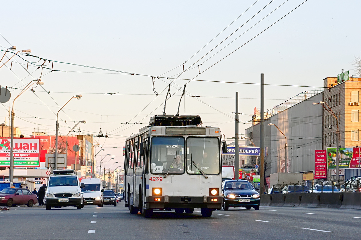 Киев, ЮМЗ Т2 № 4239 Киев, ЮМЗ Т2 № 4239