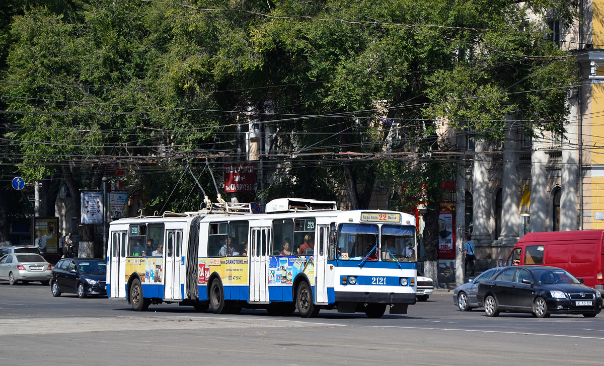 Кишинёв, ЗиУ-683В01 № 2121