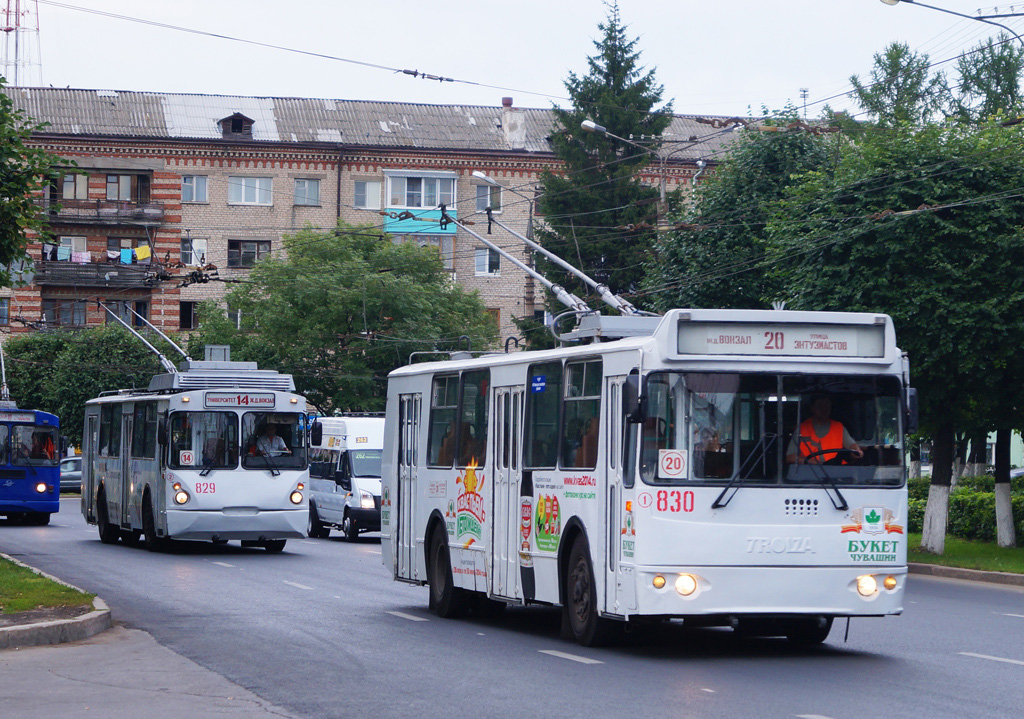 Czeboksary, ZiU-682G-016 (012) P Nr 830; Czeboksary, VZTM-5284.02 Nr 829