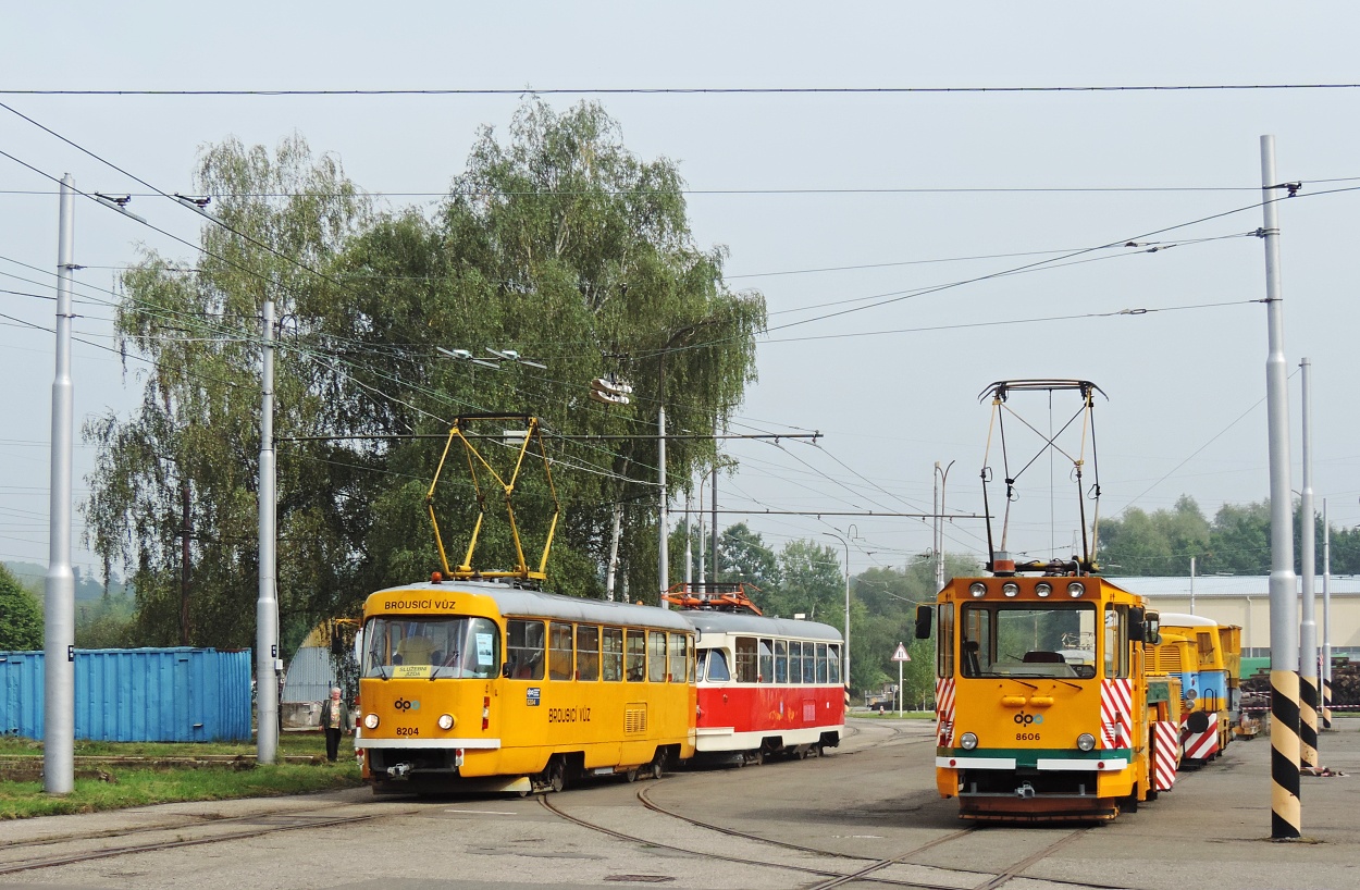 Острава, DPO RSP-2 № 8606; Острава, Tatra T3 № 8204