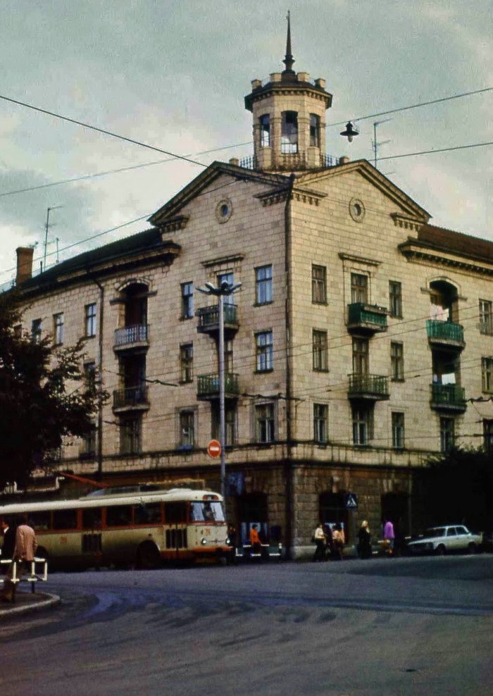 Черновцы, Škoda 9TrH27 № 211