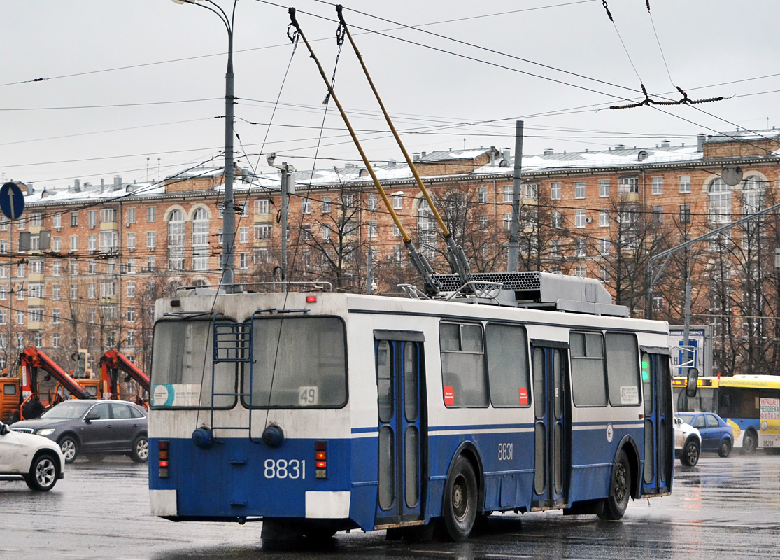 Москва, ЗиУ-682ГМ1 (с широкой передней дверью) № 8831