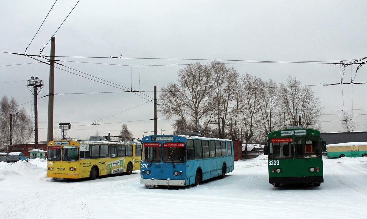 Новосибирск, ЗиУ-682В [В00] № 3235; Новосибирск, ЗиУ-682Г [Г00] № 3270; Новосибирск, ЗиУ-682В [В00] № 3239