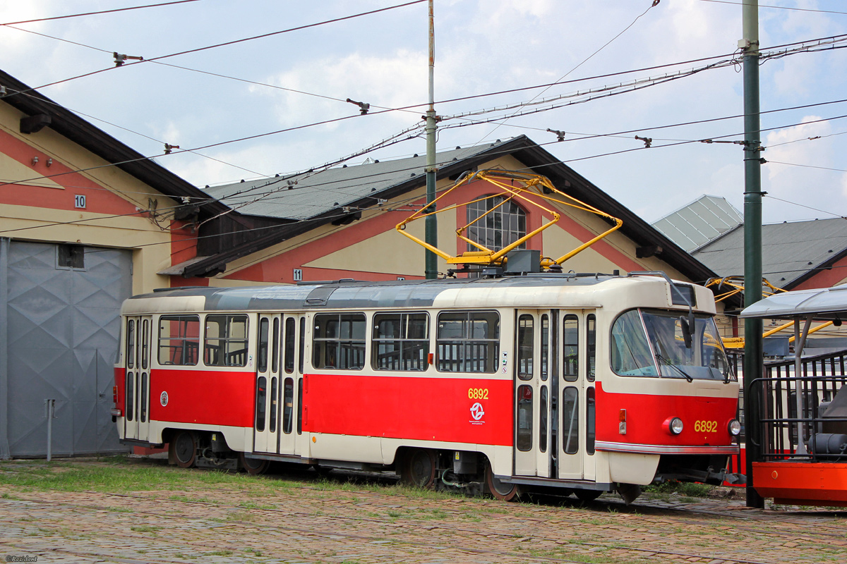 Прага, Tatra T3 № 6892