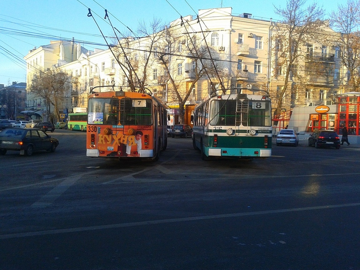 Воронеж, ЗиУ-682Г-016.04 № 330; Воронеж, ЗиУ-682Г-016.02 № 316