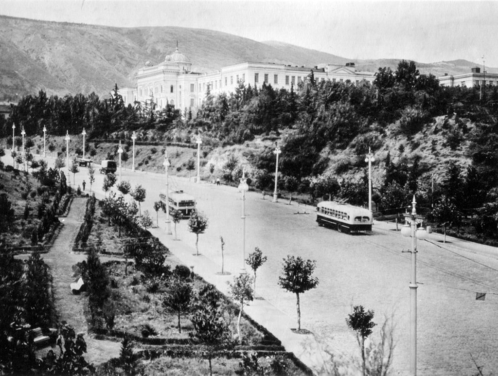 Tbiliszi — Old photos and postcards — trolleybus