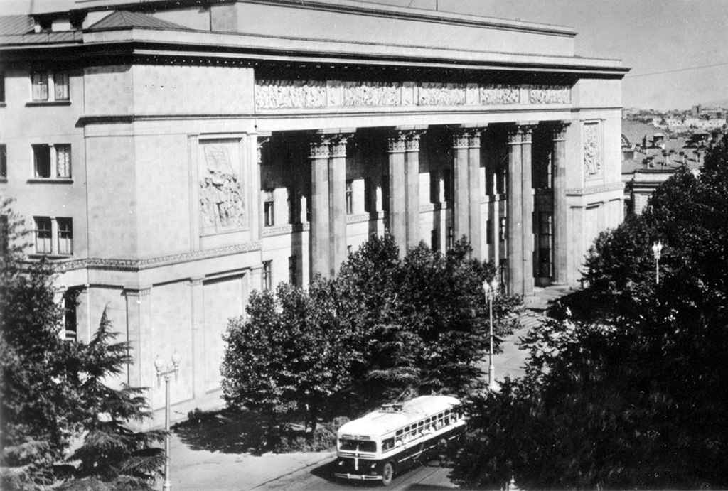 Tbiliszi — Old photos and postcards — trolleybus
