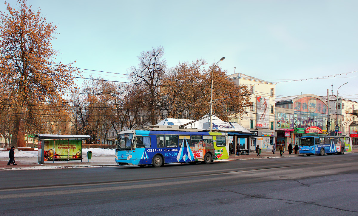 Рязань, ЗиУ-682Г-016.04 (Слобода) № 2120; Рязань, ВЗТМ-5284 № 2111