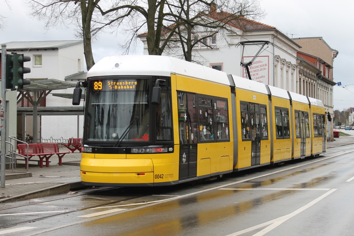 Штраусберг, Bombardier Flexity Berlin (GT6-08ZR/F6Z) № 0042