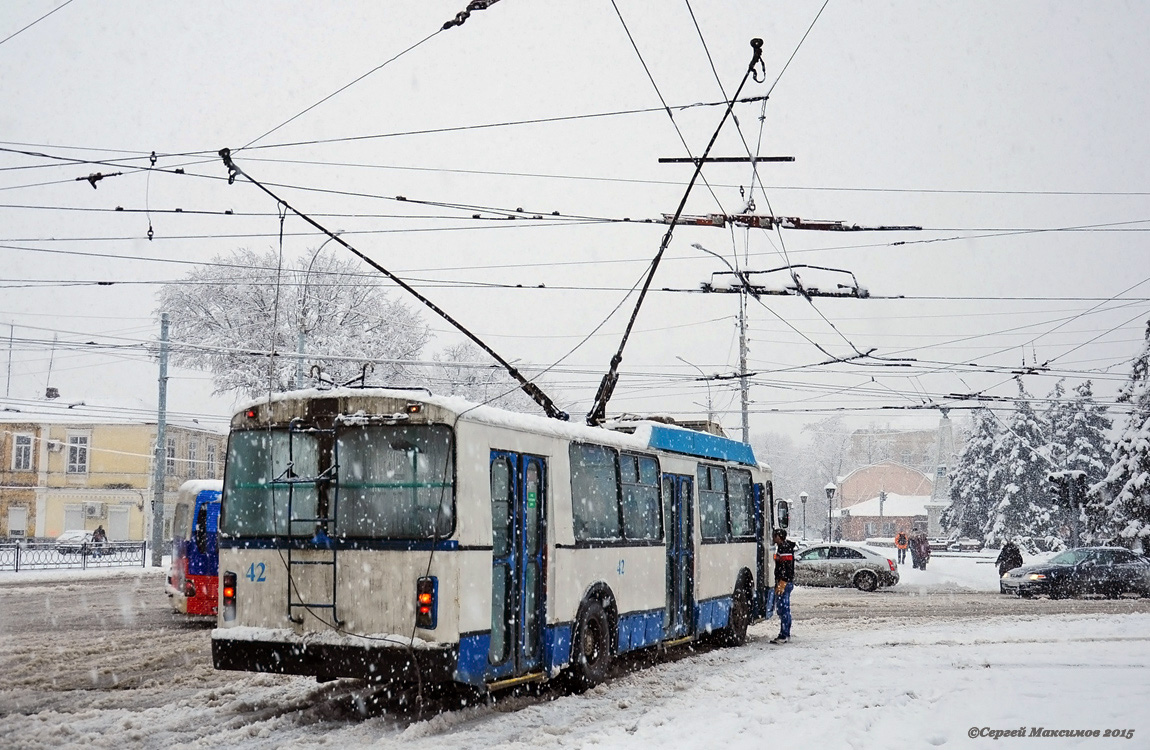 Таганрог, БТЗ-5276-01 № 42; Таганрог — 12.01.2015 Снегопад и его последствия.