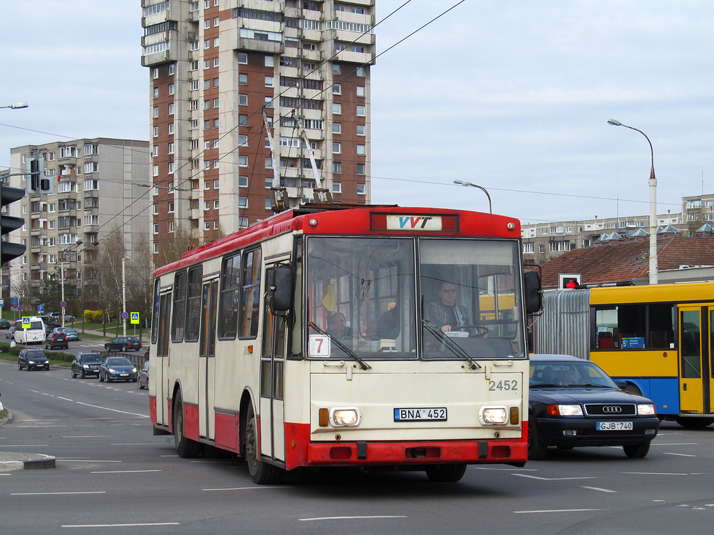 Вильнюс, Škoda 14Tr02/6 № 2452