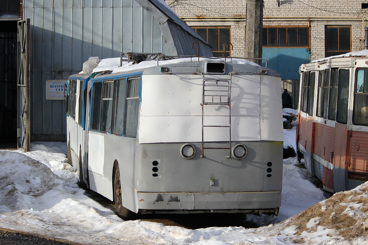 Dnipro, ZiU-683B [B00] č. 2011